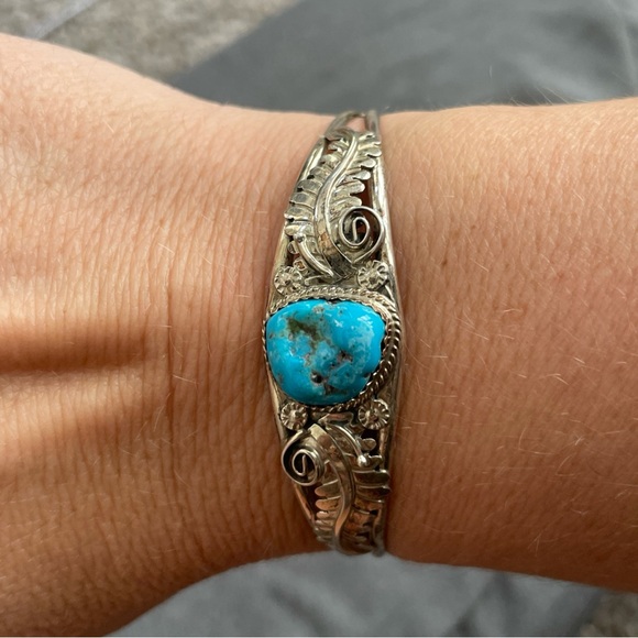 Vintage Navajo Sterling Silver and Turquoise Stone Bracelet - Picture 7 of 7